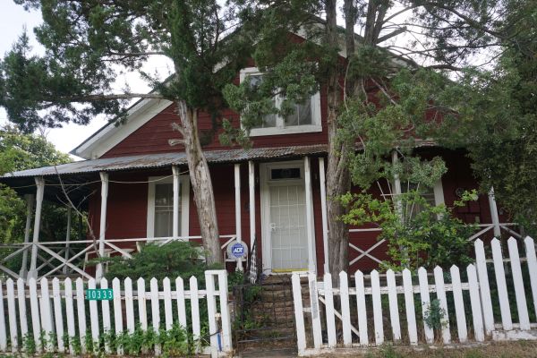 [Picture of Tiscorgnia House]